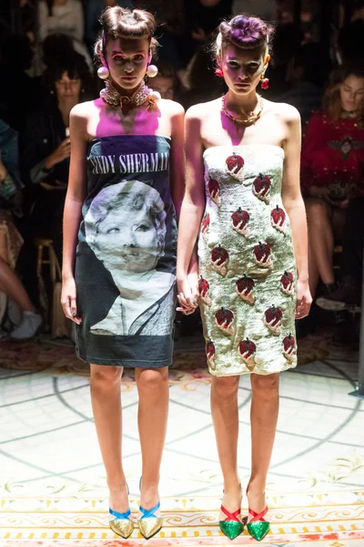 Look 11